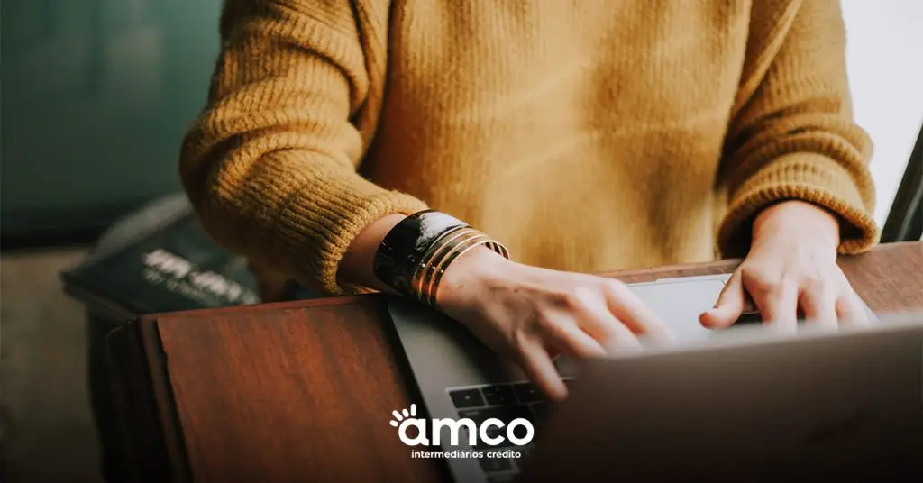 Pessoa a simular taxa de esforço