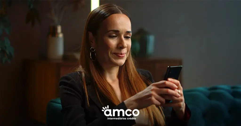 Pessoa a calcular taxa de esforço