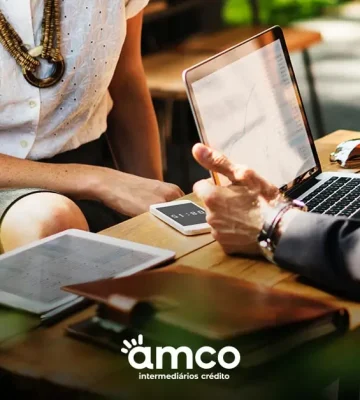 Senhora a pedir um crédito consolidado