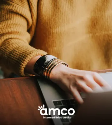 Pessoa a simular taxa de esforço